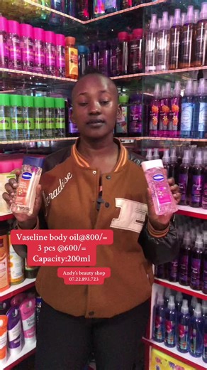 Vaseline body oil For a brighter,glassy and glowy skin Retail price:800/= Wholesale price:600/= 📞07.22.893.723/07.59.065.063 📍Gateway mall along Dubois road B18 📍Shoppers park Lumumba drive Roysambu shop 24 #beauty #dubois #cosmetics