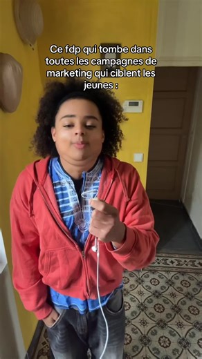 Un phénomène intéressant en nutrition est la réponse glycémique individuelle. Même pour un même aliment, comme le riz ou le pain, l’augmentation de la glycémie peut varier fortement d’une personne à l’autre. Cette variation dépend de nombreux facteurs comme le microbiote, le niveau d’activité, le sommeil ou encore le stress. Cela signifie que l’impact réel d’un aliment ne peut pas toujours être prédit uniquement à partir de sa composition, et que les réactions du corps sont plus personnalisées q