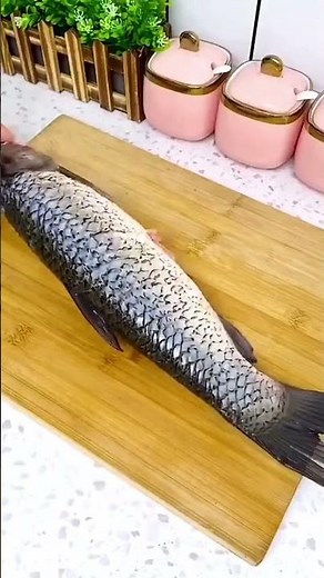 2-in-1 Fish Scale Remover! 🐟 #FishScaleScraper #KitchenGadget #CookingTool