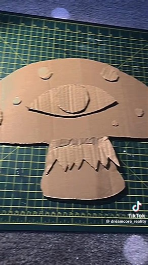 I'm makeing a weirdcore mushroom with the box👁️🍄.by..cottagecore 📦#rusmrooncore #mushroomhouse