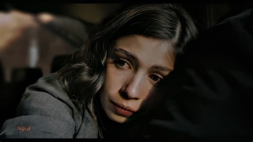 𝙗𝙚𝙮𝙯𝙖𝘯𝘶𝘳⡡ on Instagram: "cause a princess doesn’t cry... #taşacakbudeniz #turkishseries #zeynepatılgan #fadimekoçari"