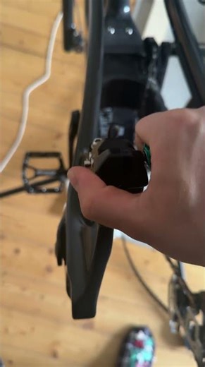 SRAM Bleeding Edge does not click / set into place