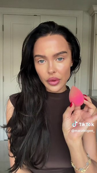 These products are insanely good together. A MUST try 🤎🖤 @Victoria Beckham Beauty @Westman-Atelier @Hung Vanngo Beauty #makeup #makeuptutorial #grwmmakeup #grwm #fallmakeup