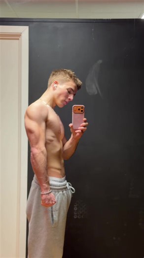 Selvopptatt elr noe…🙄 #fyp #bp #trend #gym