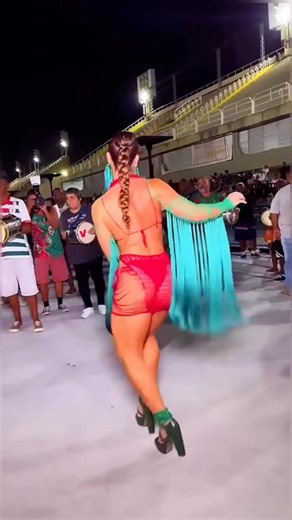 The beauty of Samba Brazil 🇧🇷 shines through its vibrant costumes, fast rhythms, and incredible dancers! 💚💛💙 Professional dance performance 🌟 Please share if you like this video 🙌 You’re welcome to leave the comment 💬 #SambaCarnival #professionaldanceperformance | Dance Lessons & Tutorials