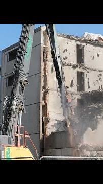 VIDÉO. Niort : la démolition des immeubles a commencé au Clou-Bouchet