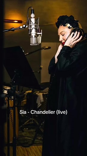 Sia - Chandelier Live Performance Highlights