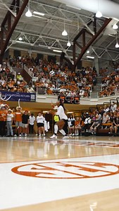 18K views · 3.1K reactions | looping this rally until further notice落 #HookEm | Texas Volleyball | Facebook