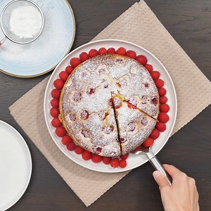 🍰 Raspberry Ricotta Cake Recipe 🍇 Ingredients: 1 cup all-purpose flour 1 cup sugar Zest from 1 orange 🍊 1 tsp baking powder 1 tbsp salt 3 eggs 🥚🥚🥚 1½ cups ricotta 1 tsp vanilla extract 1/2 cup unsalted butter, melted 🧈 1/2 cup raspberries 🍇 1/3 cup raspberries 🍇 Vanilla powdered sugar (optional) 🍚 Instructions: 🔥 Preheat the oven to 360°F and prepare the baking dish. 🥄 In a bowl, mix ricotta, eggs, and vanilla, ensuring a smooth blend. 🍊 In another bowl, combine sugar and orange pee