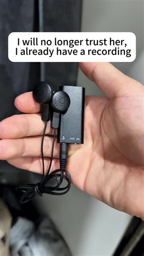 Compact Voice Recorder with Automatic Saving Feature