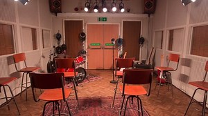 25K views · 128 reactions | Ever wanted to follow in the footsteps of musical legends? Step inside our very own Abbey Road for the ultimate virtual reality experience, now open in King's Cross station until 5pm on Saturday | Google | Facebook