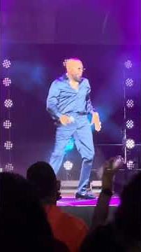 Joe performing Stutter LIVE in Houston 2024