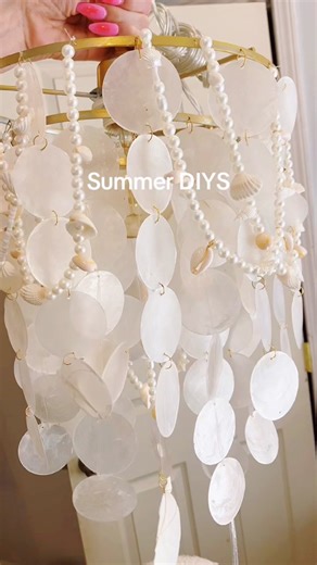 Summer ocean crafts and DIY’s making a shell chandelier #summercrafts #summer #summerdiy #summervibes #ocean #shells #coastal #shells #mermaid