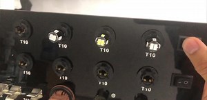 ✨Bombillo led T10 strobe para cortesía✨ ✔️Fijo Flasheo 12v Color disponible: Blanco, Azul, Rojo, Celeste, Amariilo🚙🚐🛵🏍 Precio: $2.50 C/U 📍 Waze: Platino Accesorios SA de CV 🧭Nueva ubicación: Paseo General Escalón y 75 AV. Norte, Centro Comercial La Fuente, （Frente a Fuente Beethoven）Colonia Escalón, San Salvador. ☎️TEL: 2270-1280 📱Whatsapp: 7855-6166 | Platino Accesorios S.A de C.V