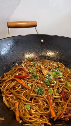 Thai Sweet Chili Chow Mein Recipe: Easy & Delicious