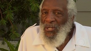In 1960 they thought Activist Dick Gregory was crazy for not eating animals. Here he shares what event in his life led him to that decision. Rest in Love. You did very well here❤️ | VegansOfLA