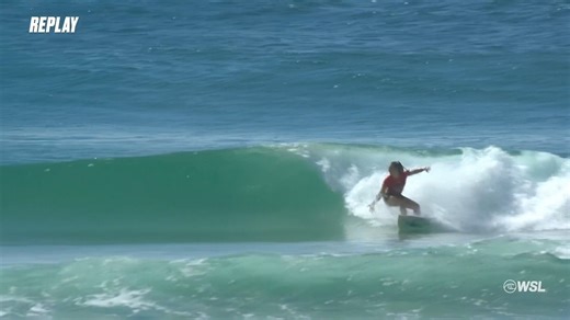 WOW. ‼️ A huge heat total sends Bronte on the Round of 16 at the Bonsoy #GoldCoastPro. Watch LIVE on worldsurfleague.com. GWM Australia Destination Gold Coast | World Surf League