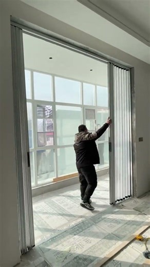 不破坏墙体十分钟安装好 冬天隔冷气 夏天隔绝热气 #折叠门#推拉门#客厅隔断