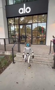 روبوتات غبيه هههههه🤣😂#اشتراك #لايك#الهدف20K