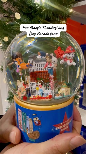2025 Macy’s official snow globe for the Thanksgiving Parade❤️ #macysthanksgivingdayparade #snowglobe
