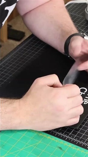 Putting HTV on a clamshell box #boxmaking