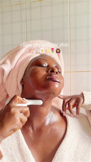 Dermaplaning for Hydration: Calm Big Pimples & Smooth Skin