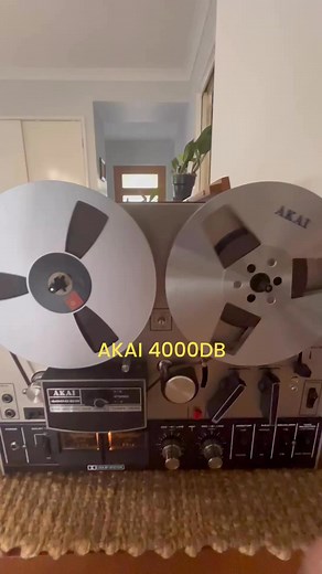 Akai 4000DB in action | Analog Inc.
