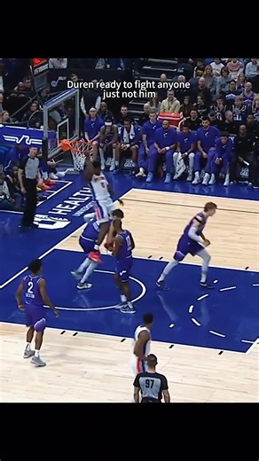 Jalen Duren wants smoke with everyone except him 😳#JalenDuren #NBAFight#NBATikTok#BasketballMoments#DetroitPistons 🔥