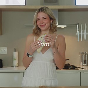 659K views · 1.8K reactions | One saucepan, endless flavour! This is how you make the most delicious burger wrap in minutes! Non-stick frying pan (28cm) R199.99 STYLE: EFR40 Round acacia board R199.99 STYLE: ECY81 Browse to view more: https://bit.ly/40kSvZT | PEP Home | Facebook