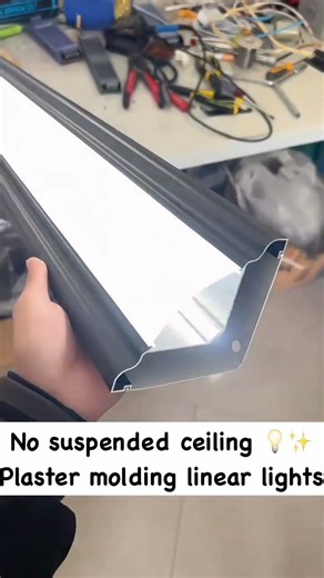 No suspended ceiling and no main light designPlaster molding linear #linearlight #plastermolding
