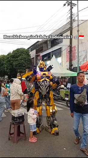 Real Life Bumblebee! 🤖 Cool Robot in the Middle of the City #shorts #bumblebee #robot #transforme...