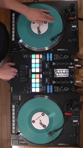 Vekked | Ultimate Beat Juggle Tutorial #3: Travelling Trick Mixing is out NOW!! Drop a 🔥 if you want the full video! #turntablism #turntablist... | Instagram