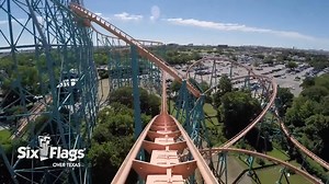 Titan at Six Flags Over Texas is an absolute beast of a coaster, featuring a 255ft drop and a top speed of 85mph! 😍 This super intense Giovanola Mega Coaster has to be one of the most forceful Hyper coasters I've ever been on, with many moments feeling like I might have begun to grey out - especially on that upwards helix! The big airtime hill is also fantastic, with prolonged floater the whole way over! I'll be honest, I really enjoyed all of my many rides on this, and for some reason I feel t