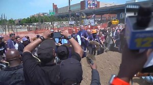 Music legends break ground for hip hop museum