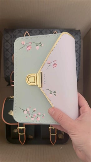 Packing a kimono print Grafea order #handbag #grafea #packingorders