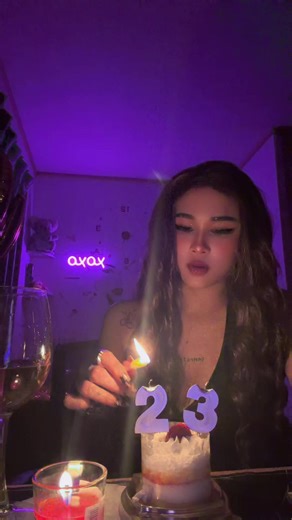 Today is my birthday - 𝖆𝖑𝖇𝖎𝖆𝖓を使っている愛l:𝐄𝐌𝐈𝐊𝐎シ (@emikodeep)の動画