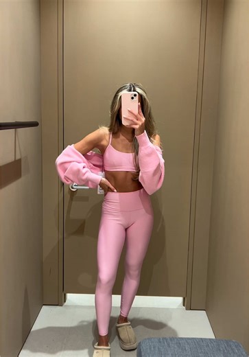 Sweet Pink Alo Yoga Apparel for Stylish Workouts