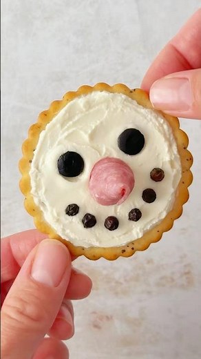 Snowman Crackers ☃️