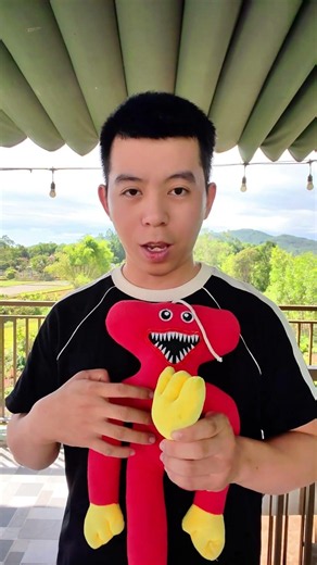 Interactive Toy Fun: Playful Moments with a Huggy Wuggy Plushie