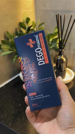 🧴 Trải nghiệm ngay hôm nay! 🌿 Tóc yếu, da đầu dễ bong và ngứa khó chịu? Đã đến lúc làm mới mái tóc với Dego Pharma – dòng dầu gội dược liệu giúp làm sạch, làm dịu và nuôi dưỡng da đầu khỏe mạnh hơn mỗi ngày. Chiết xuất từ vỏ cây táo dại Zizyphus kết hợp thảo dược tự nhiên, giúp: ✅ Làm sạch nhẹ nhàng bụi bẩn & bã nhờn ✅ Giúp da đầu thông thoáng, dễ chịu hơn ✅ Nuôi tóc mềm mượt, khỏe và bóng nhẹ tự nhiên | Dầu gội trị gàu - DEGO Pharma