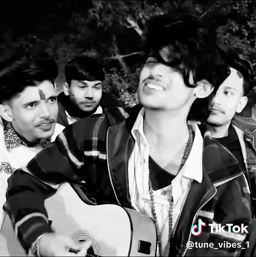 🎶 Tune_Vibes_1 🎧 (@tune_vibes_1) - Labon Ko: A Heartfelt Bollywood Hindi Song