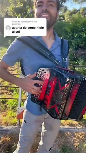 Me derrito como un hielo al sol ☀️ #nuevosaventureros #acordeon #bajoquinto