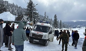 Terrifying moment avalanche hits Himalayan ski resort, killing two