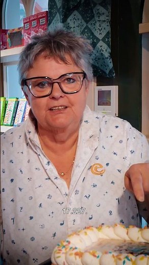 17,227 cheers for José, the longest-serving employee at Efteling! 🙌🏼 Who's giving José a ❤️?