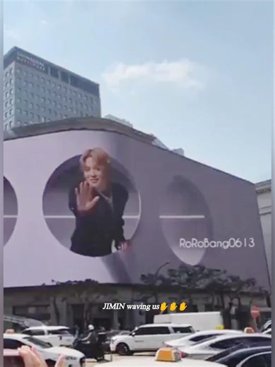 OMG JIMIN appeared and the crowd started screaming. 😘😘 #jimin #bts_arirang #parkjimin