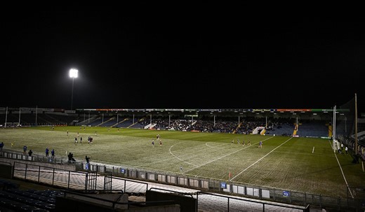 Social media users slam double standard as camogie players endure icy conditions