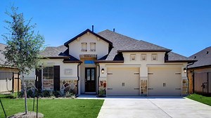 30K views · 87 reactions | New Stucco Home With Walls of Windows Ready Now in Austin's Rancho Sienna by Newland Communities! #PerryHomes https://www.perryhomes.com/Texas/New-Homes-Austin/Rancho-Sienna/Rancho-Sienna-50/Inventory-Home/623020/623/410 | Perry Homes | Facebook