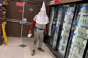 Man wears KKK hood while grocery shopping in California