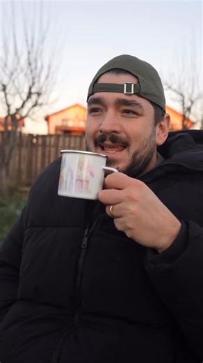 Dragoș Buzzi on Instagram: "La mulți ani! Abia aștept să ne vedem din nou la anul, un pic mai curajoși 🥂"