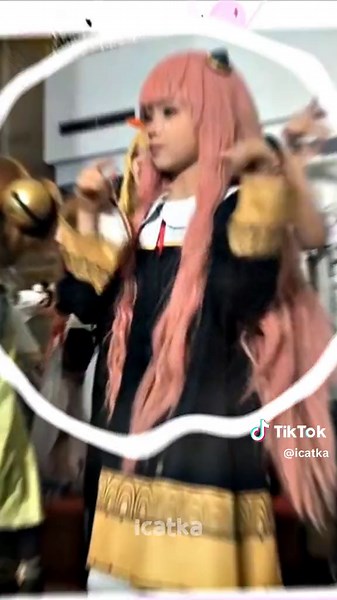 Magnetic Anya Cosplay Dance Edit